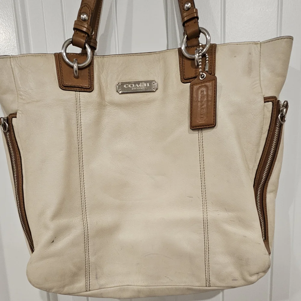 Coach Leather Cream Zipper Tote Bag - Picture 2 of 11